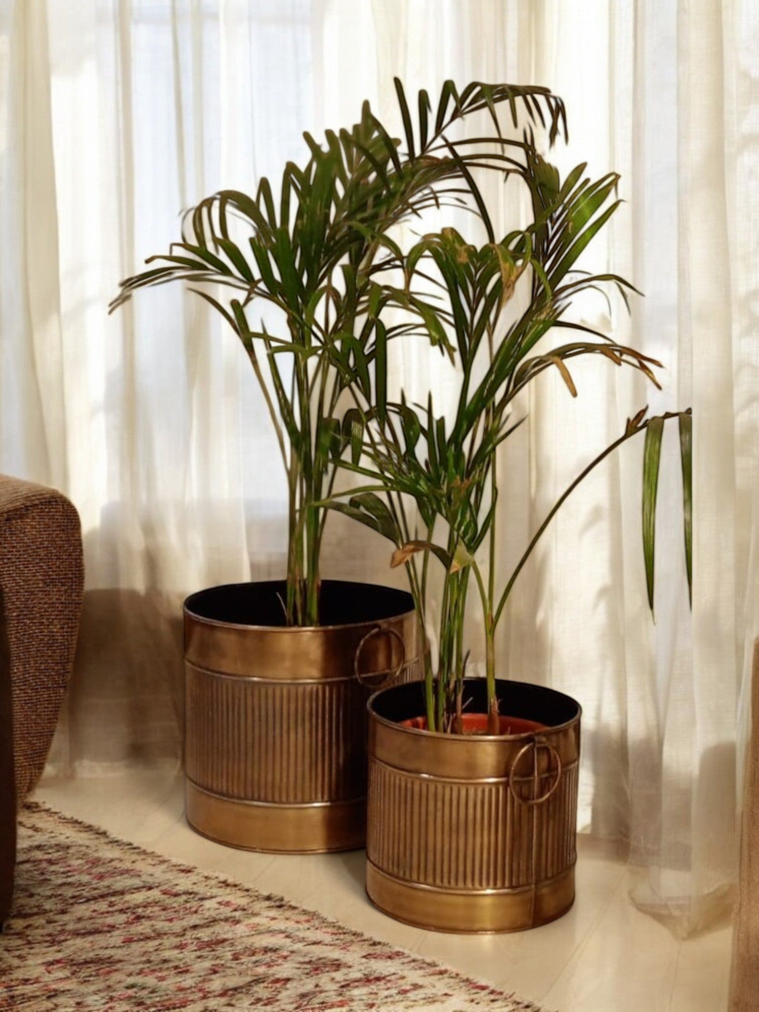 ribbed plant pots Ribbed planter with kunda GA Finish – Artisttico Decor
