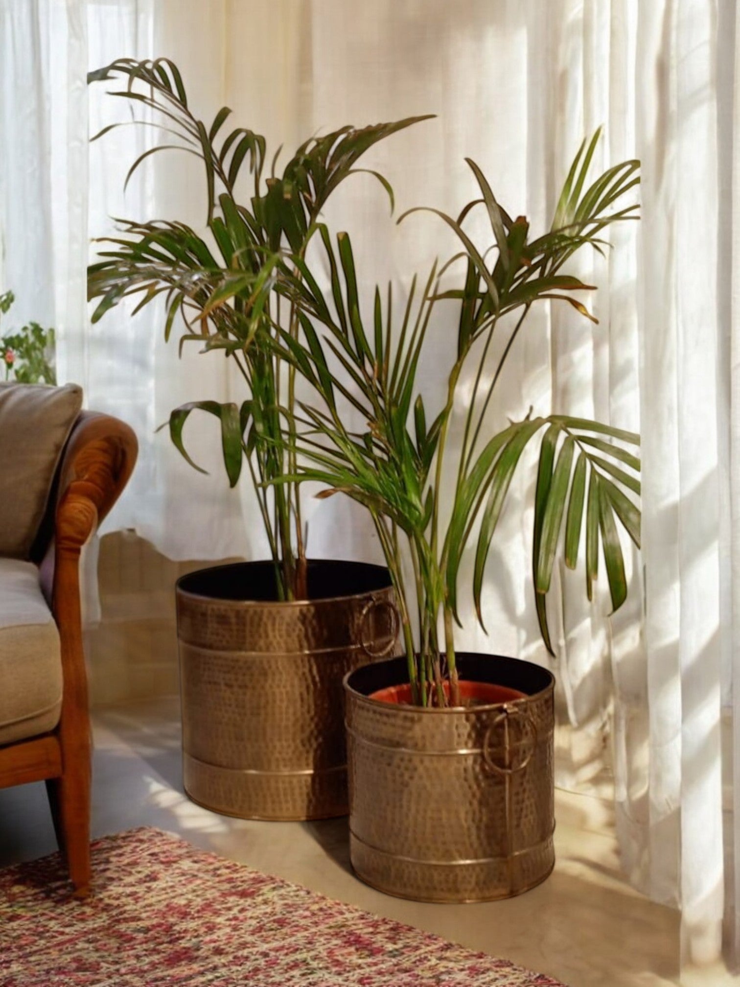 Dot hammered Kunda planter in Gold Antique finish