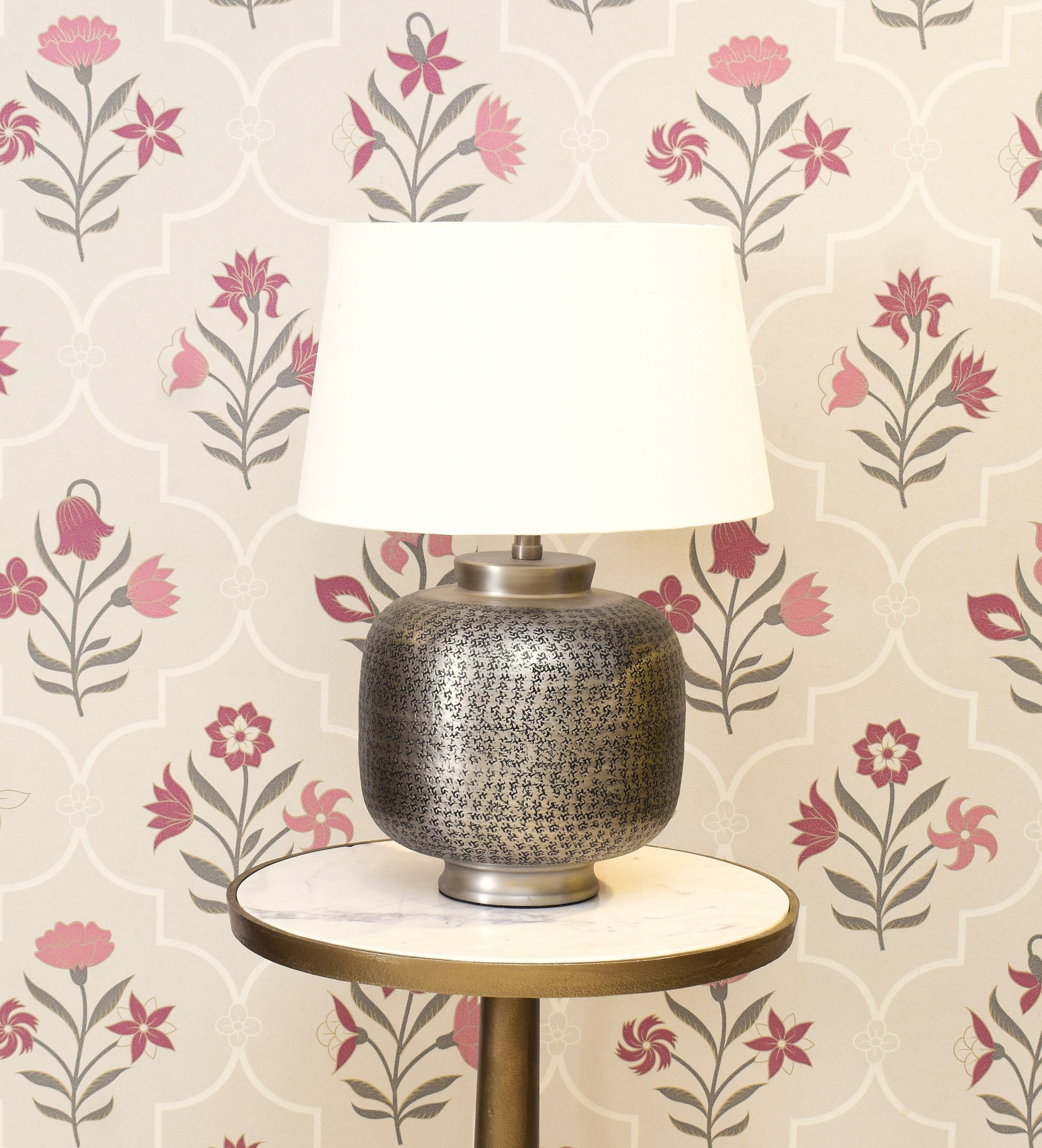 Khuduri textured table lamp