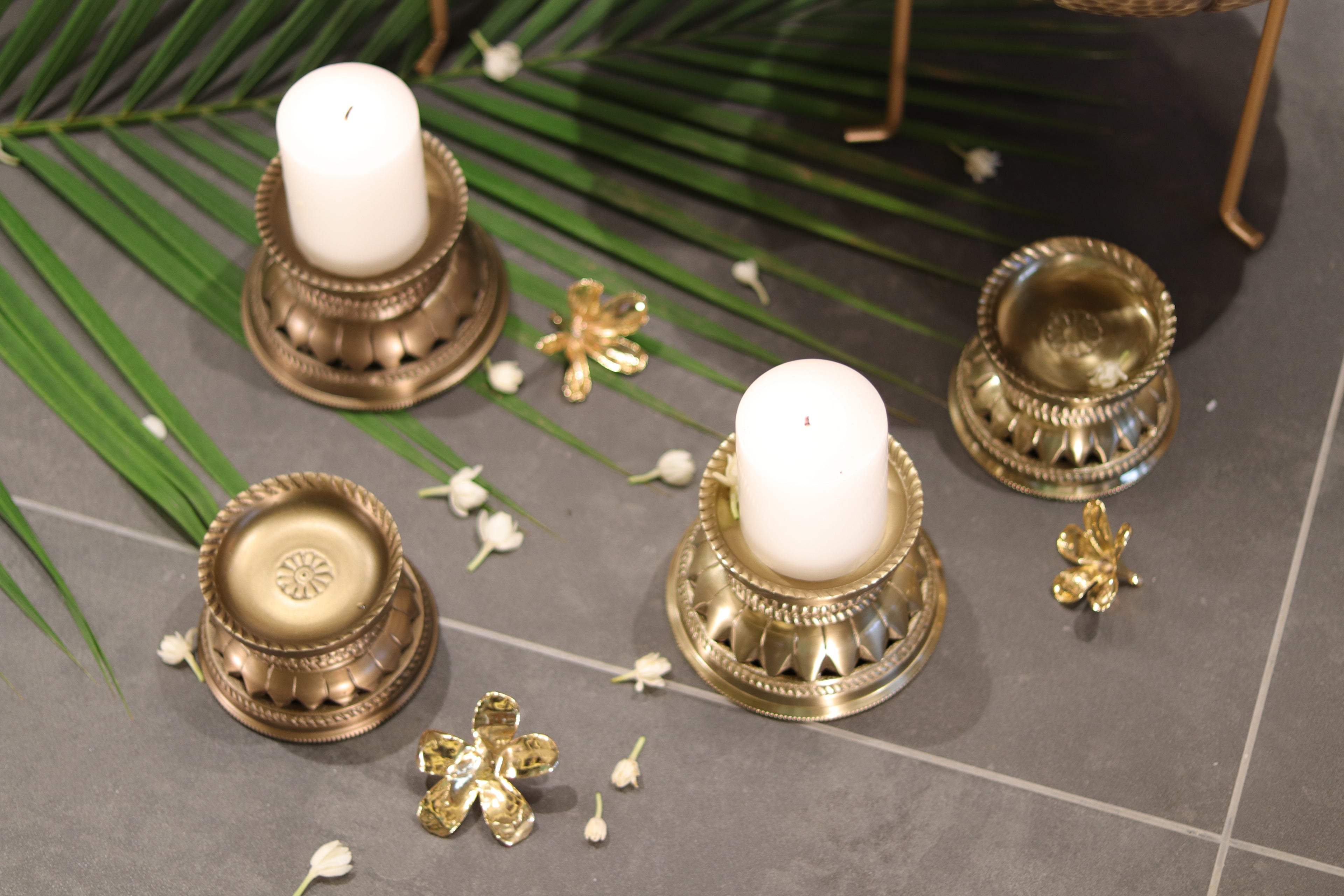 Roop candle holder