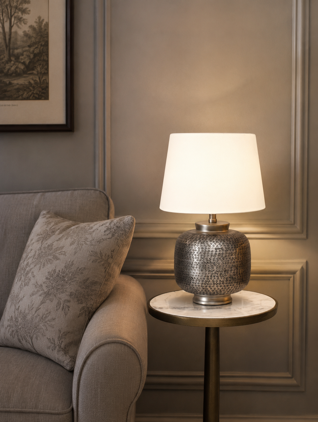 Khuduri textured table lamp