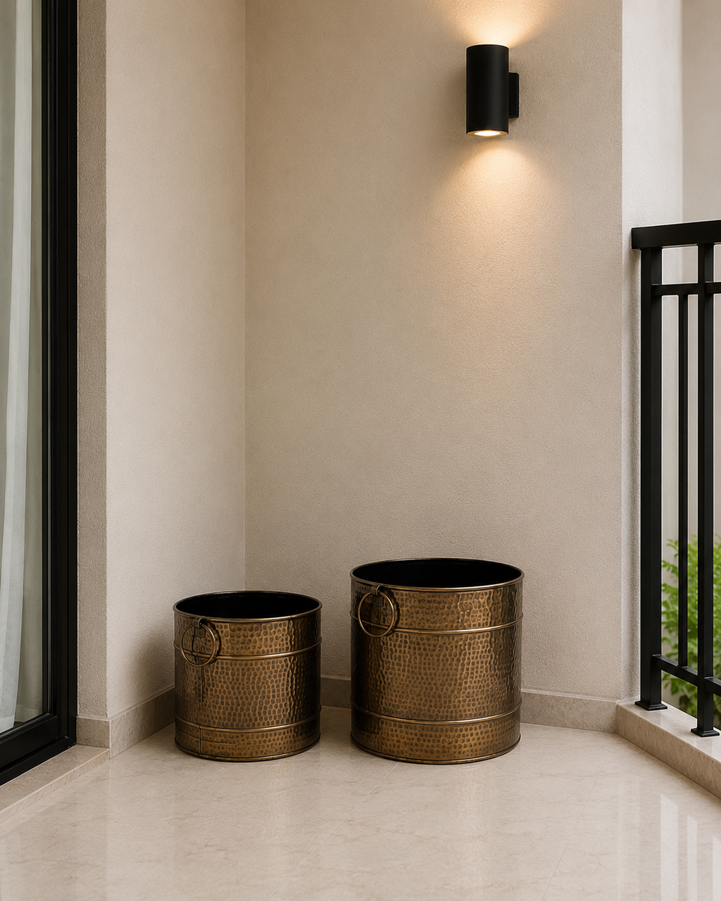 Dot hammered Kunda planter in Gold Antique finish