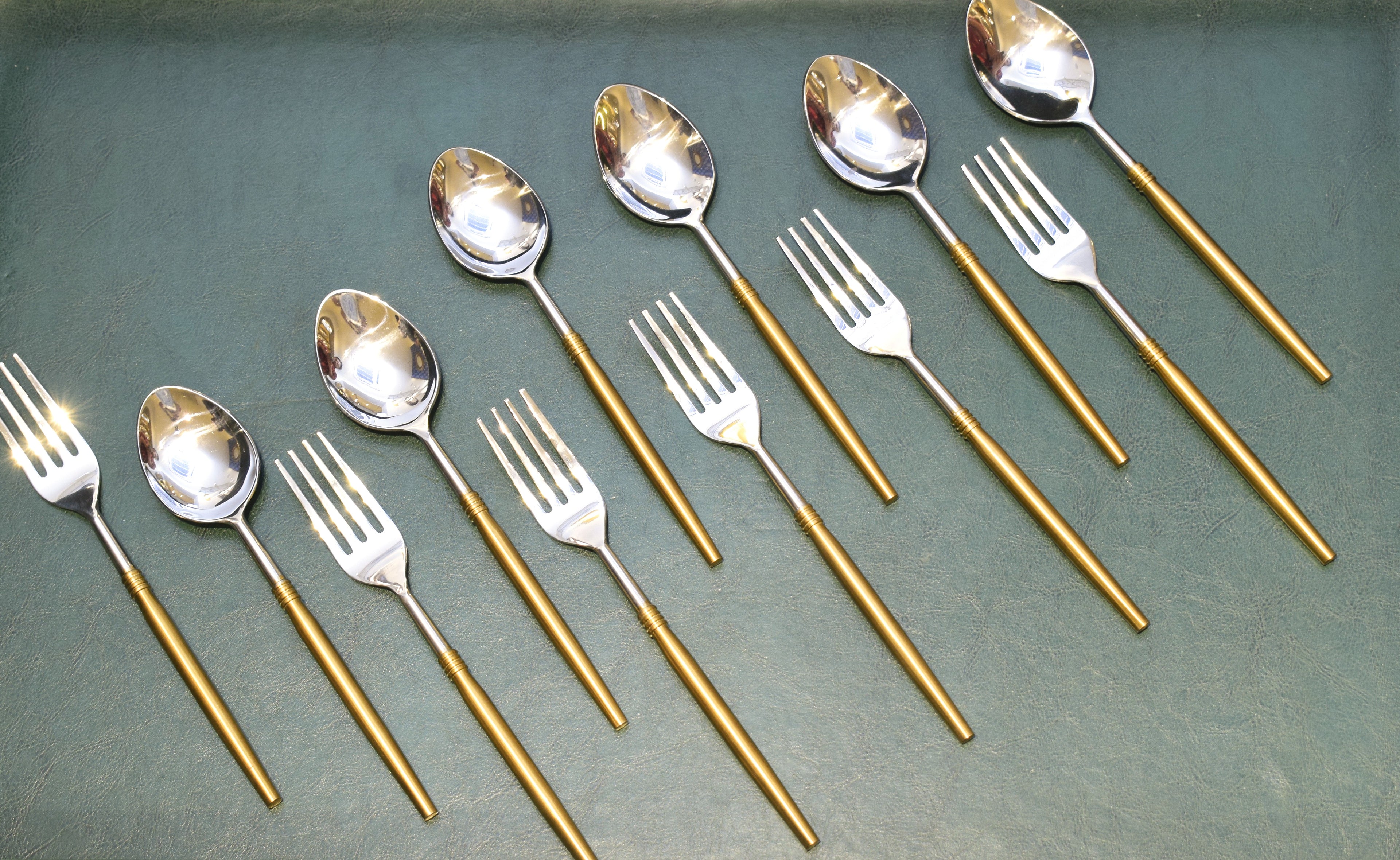 SS Sleek Spoon & fork So12 in gold and nickle