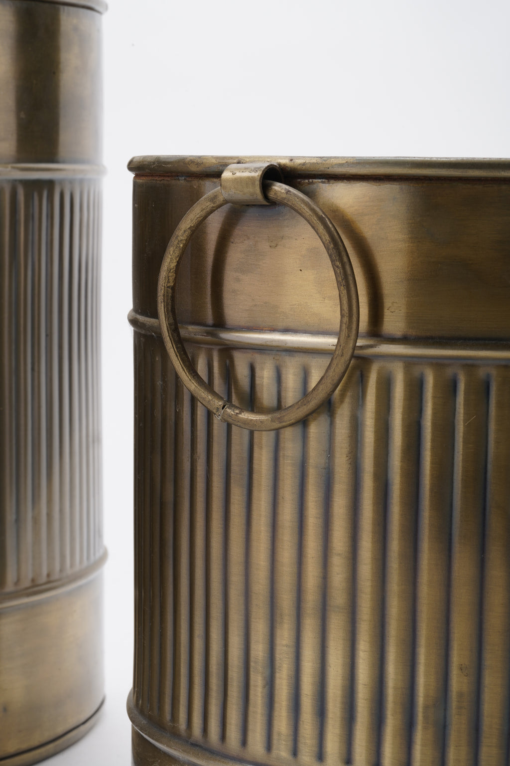 Dot hammered Kunda planter in Gold Antique finish