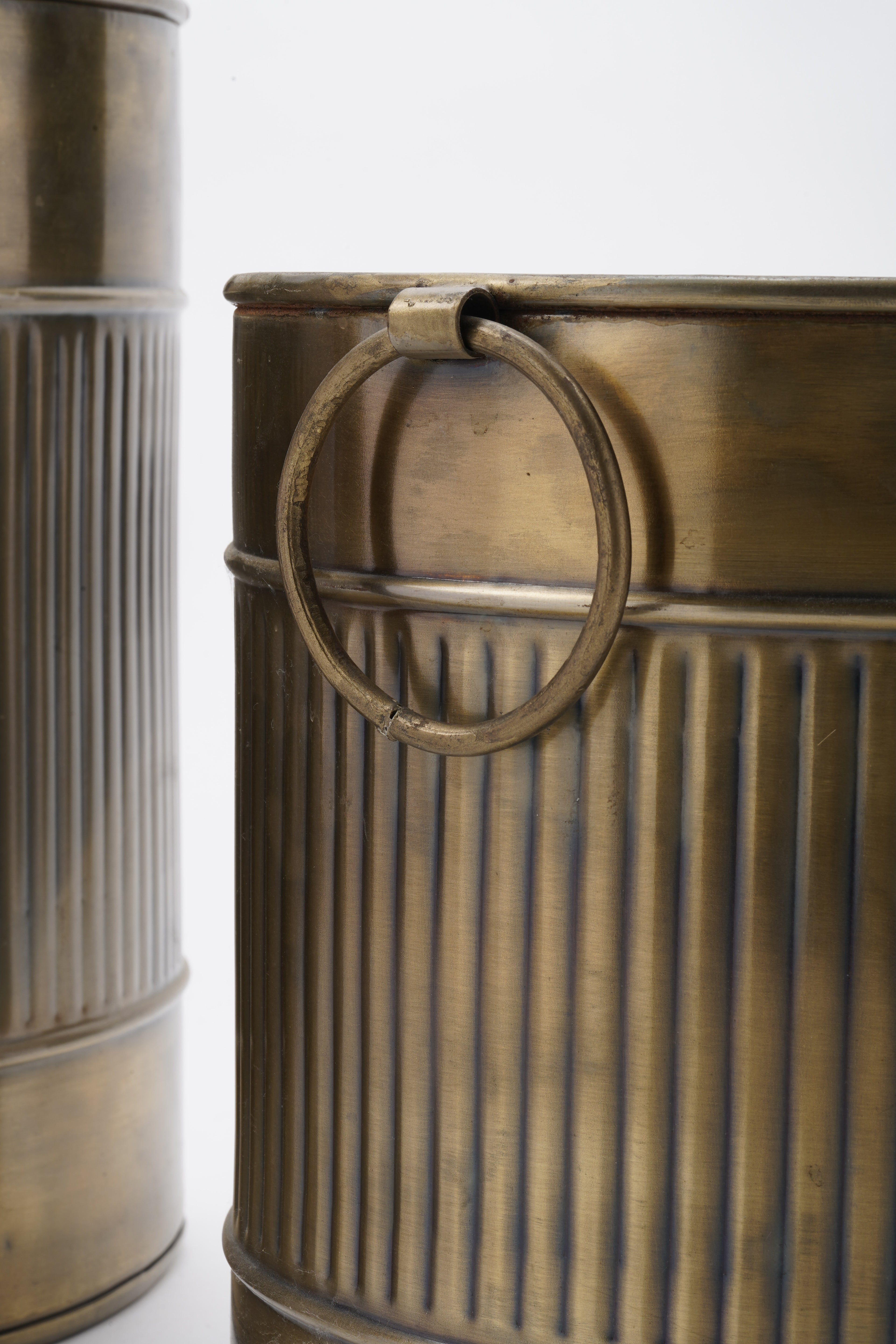 Dot hammered Kunda planter in Gold Antique finish