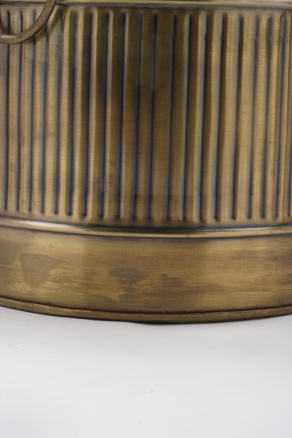 Dot hammered Kunda planter in Gold Antique finish