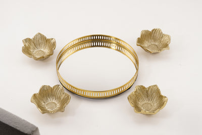 Round Tray with Four Bowls – Gold Finish (25 cm)