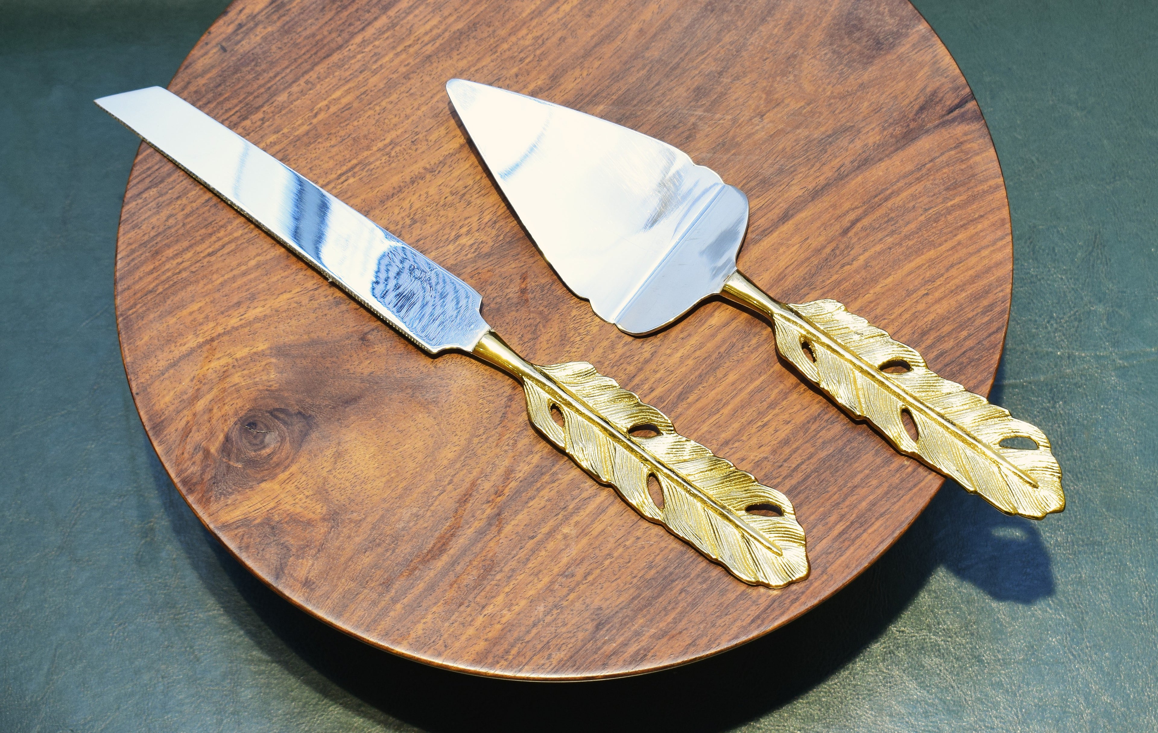 Feather Handle Cake Serving Set of 2
